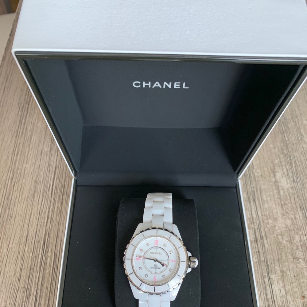 Chanel J12 diamonds white ceramic watch (pink)
